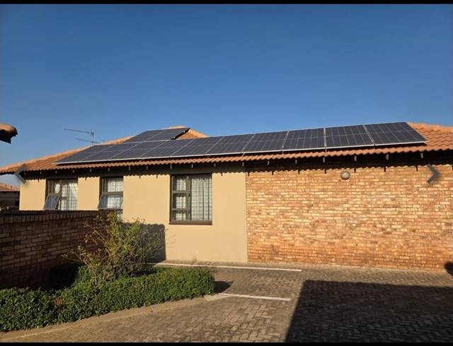 3 BEDROOM TOWNHOUSE FOR SALE IN NEWMARKET